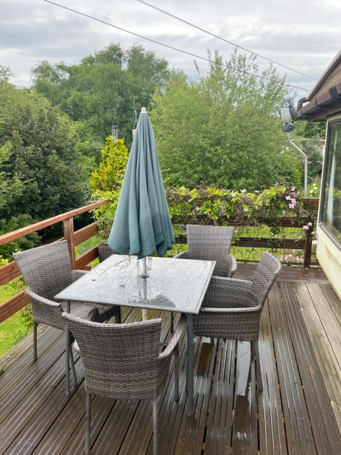 Private Holiday Home In Calm Site Вуттон-Бридж Экстерьер фото