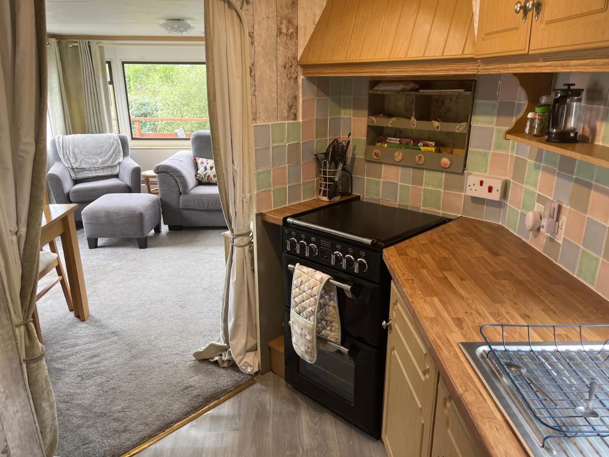 Private Holiday Home In Calm Site Вуттон-Бридж Экстерьер фото